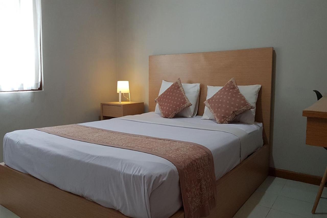 Oyo 3819 Hotel Winotosastro Yogyakarta Exterior foto